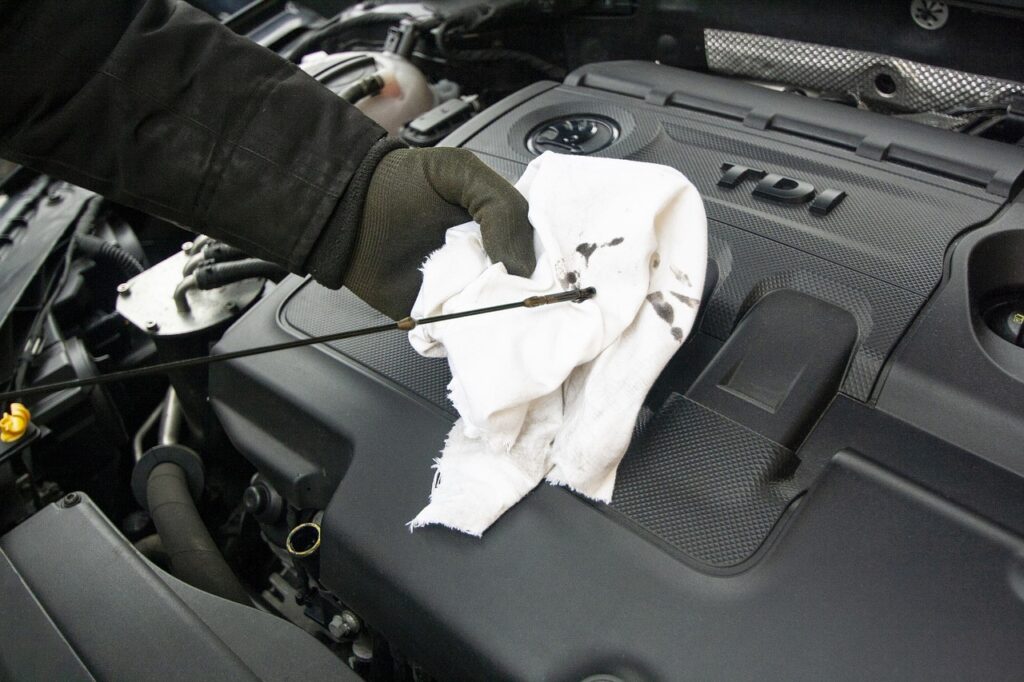 oil, changing the oil, maintenance, car wallpapers, mechanic, engine, services, car, vehicle, work, repairs, repair
